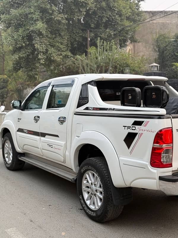 Toyota Hilux 2014 3.0 TRD EX 4