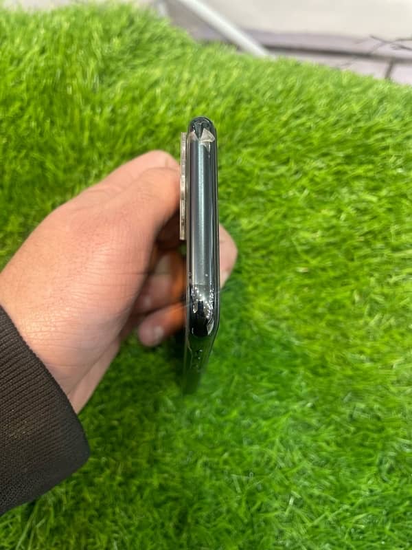 Iphone 11 pro 256 green color 4