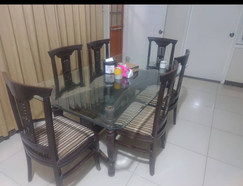 Dining Table 0