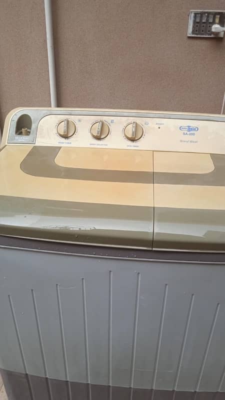 Selling super Asia washing machine 2