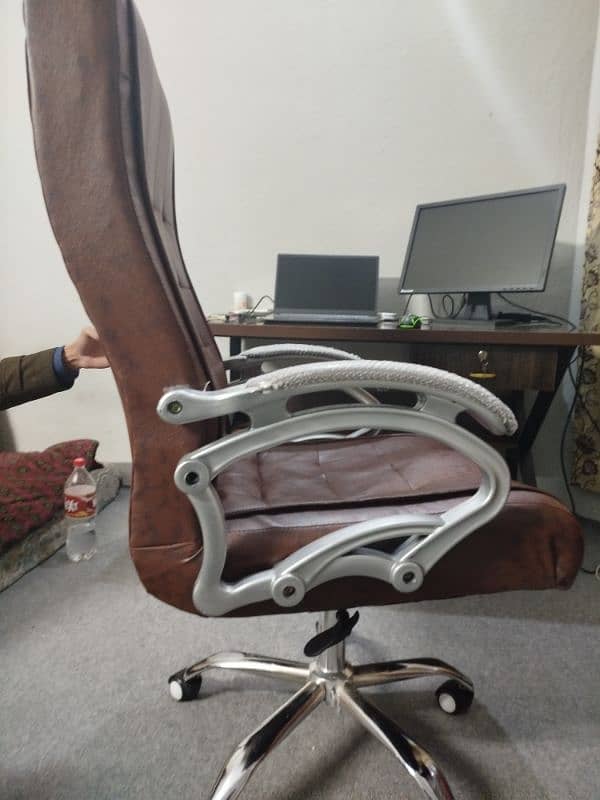 Office chair just like new. 1