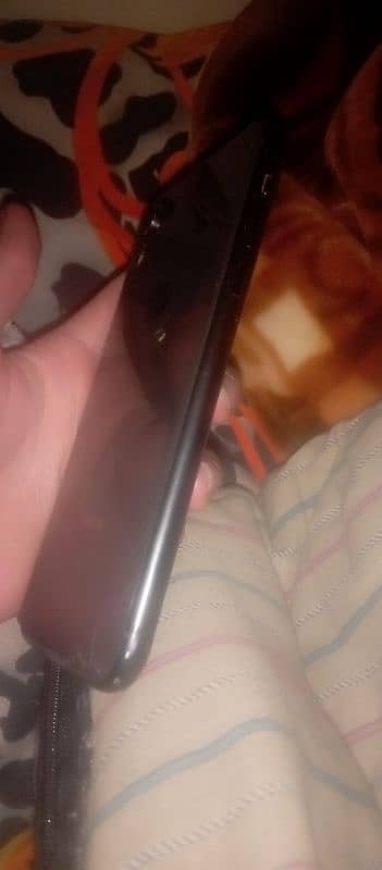 iphone xr non pta 64gb back damig han  or fac id ni chalti baki al ok 1