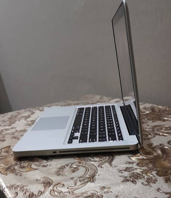 MACBOOK PRO 2012 like Brand New More Information in Description 2