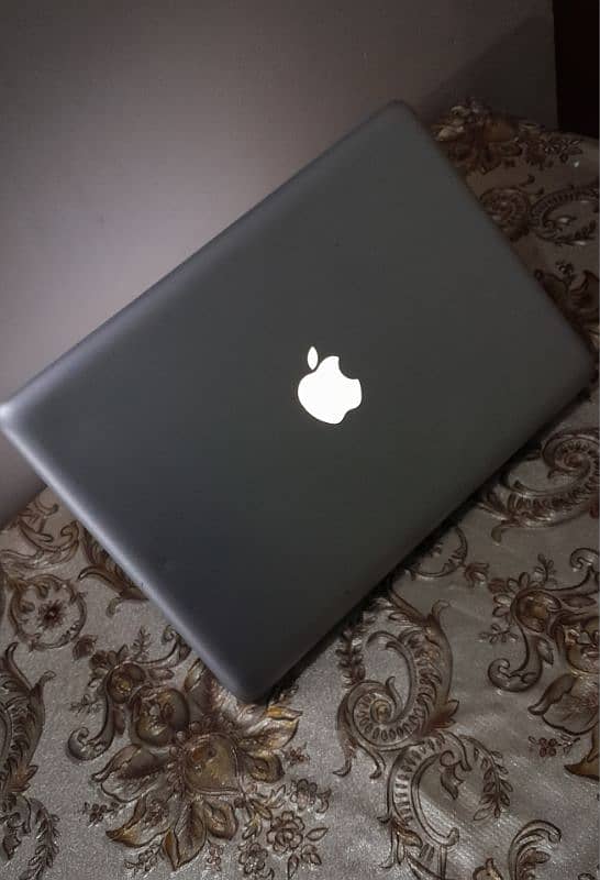 MACBOOK PRO 2012 like Brand New More Information in Description 5