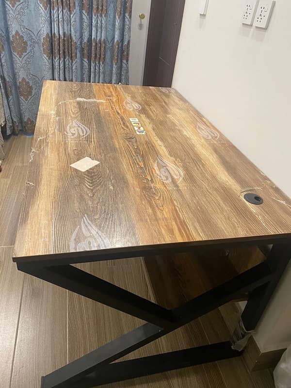 Selling large office table 0