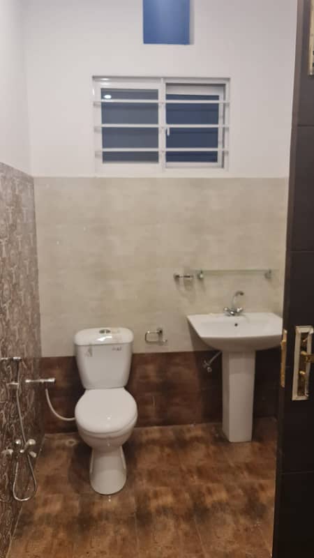 5 Marla Beautiful house available for sale in Al-Qayyum Garden Lahore 2