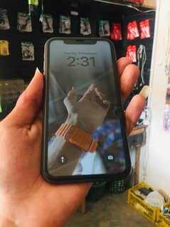 iPhone 11      128gb