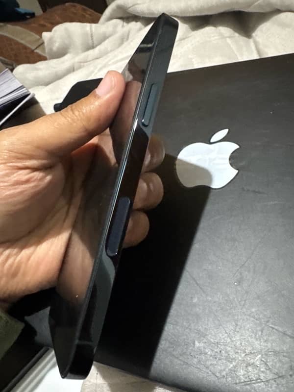 iphone 12 pro condition 10/10 battery health 92% 1