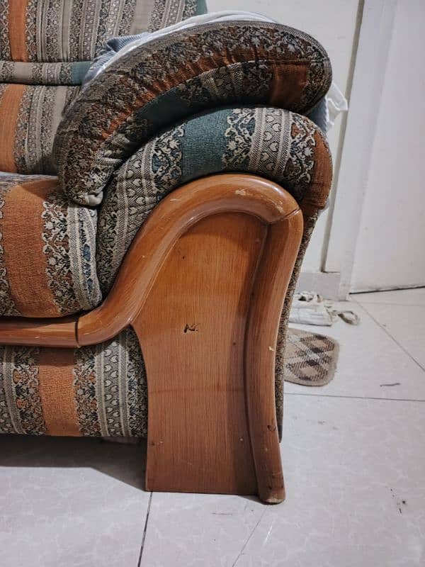 sofa with 2 chairs and fit wood condition 1