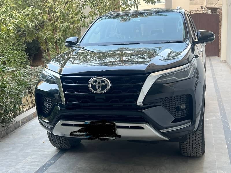 Toyota Fortuner V 2021 0