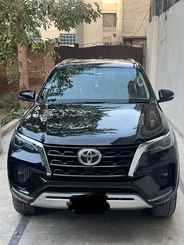 Toyota Fortuner V 2021 4