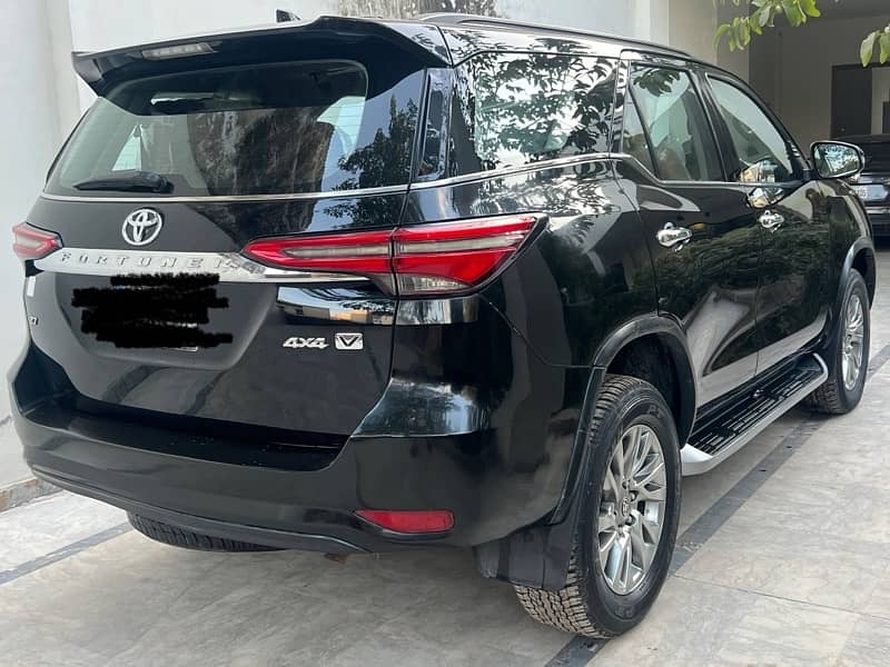 Toyota Fortuner V 2021 6