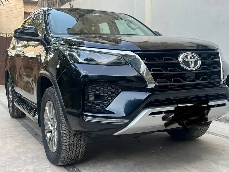 Toyota Fortuner V 2021 9