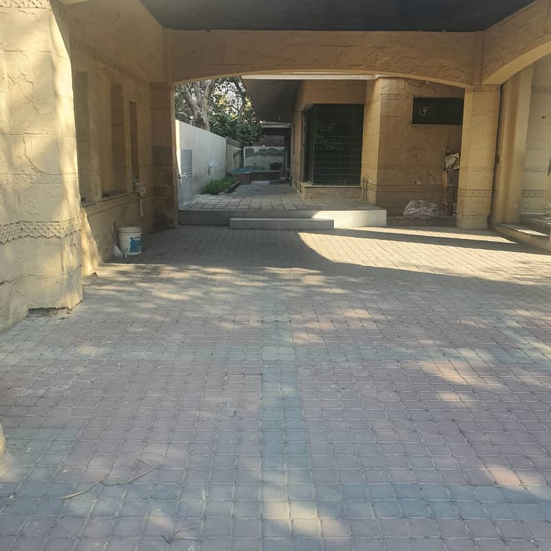 Two kanal House available for rent in Gulberg Lahore 1