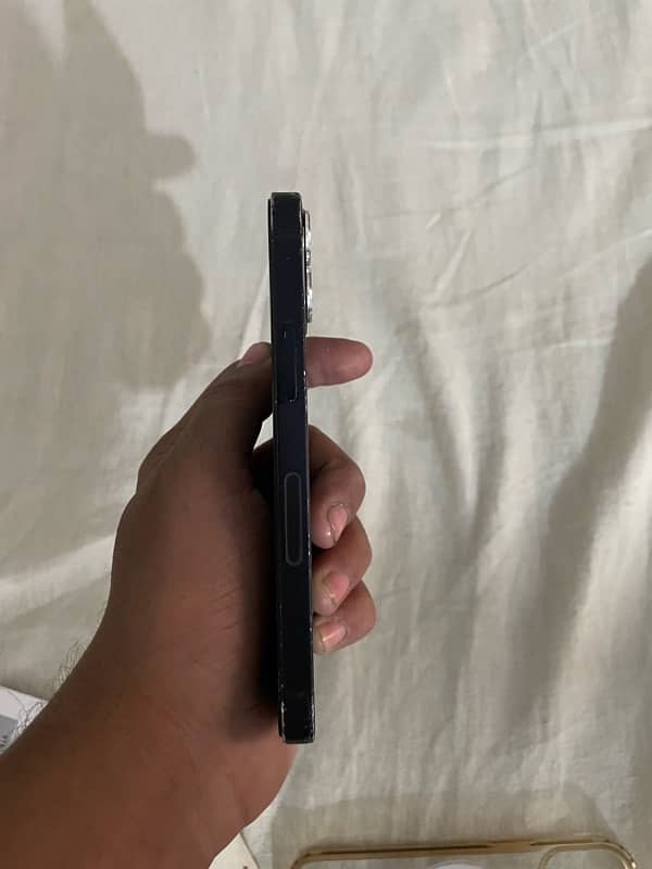 iphone 12 mini 4