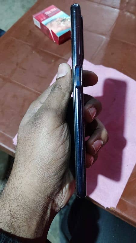 aoa Bhai mujhy OnePlus Nord 200 sale karna hai 10/8 single phone 2