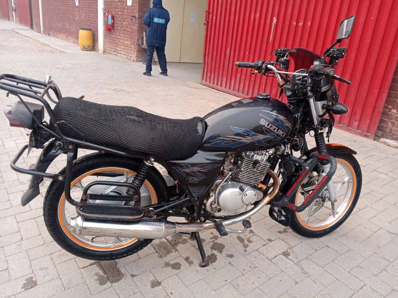 SUZUKI GS 150 SE 6