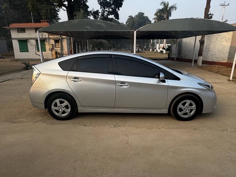 Toyota Prius 2013/2017 import 9