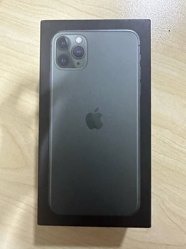 Selling IPhone 11 Pro Max 256gb 4