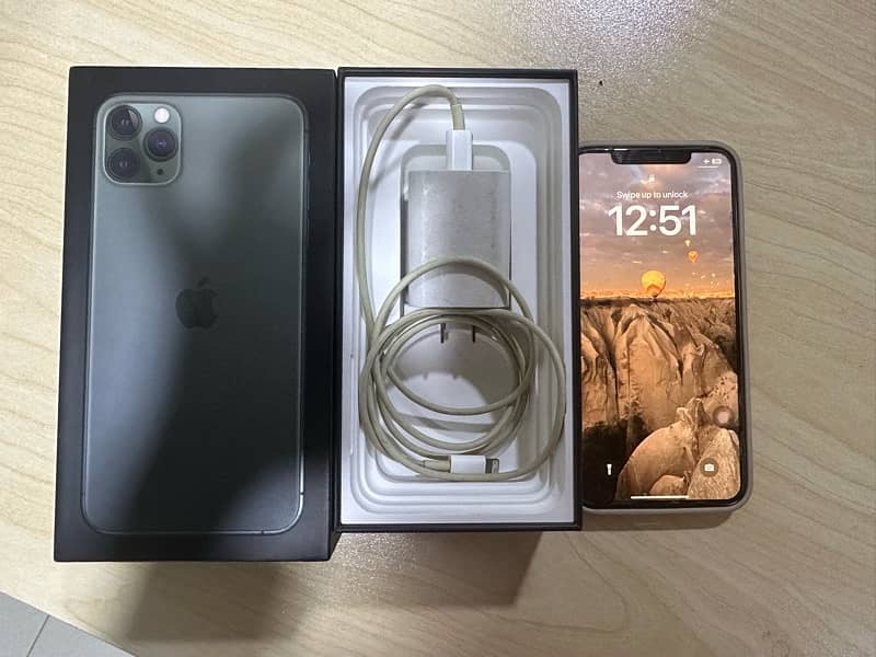 Selling IPhone 11 Pro Max 256gb 5