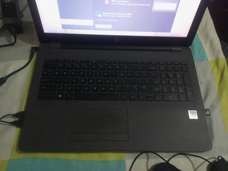 HP Laptop 19 inch Screen Good battery Timing Intel Celeron Prosser 4