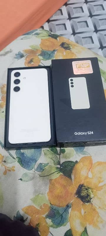 Samsung S24 Just box open 1