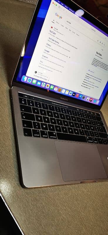 macbook pro 2019 i7/16/512/touch Barr A+ 1