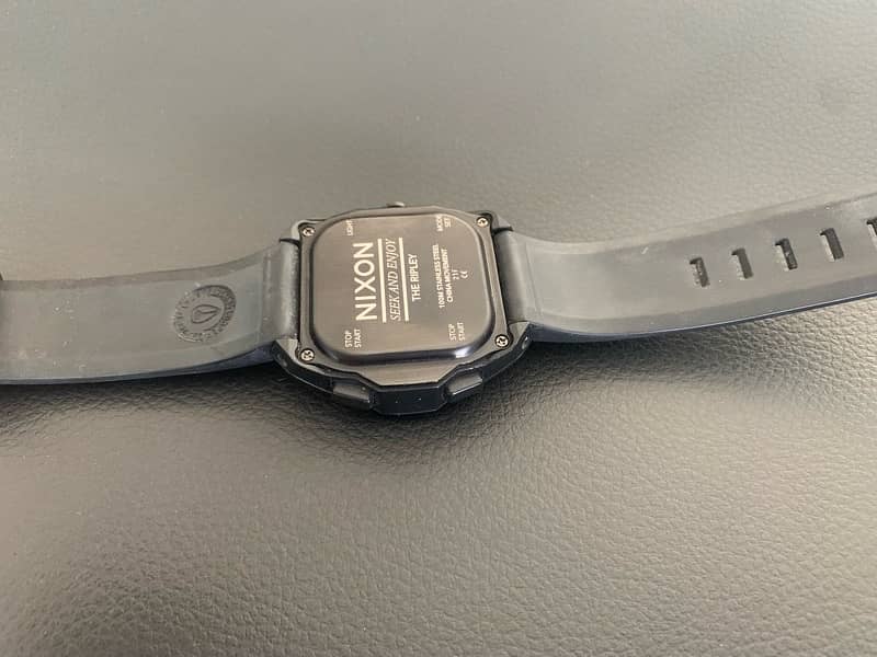 Nixon Digital plus Anlaogue 1