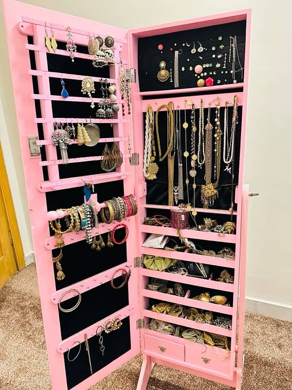 Jewellery Storage Cupboard 3