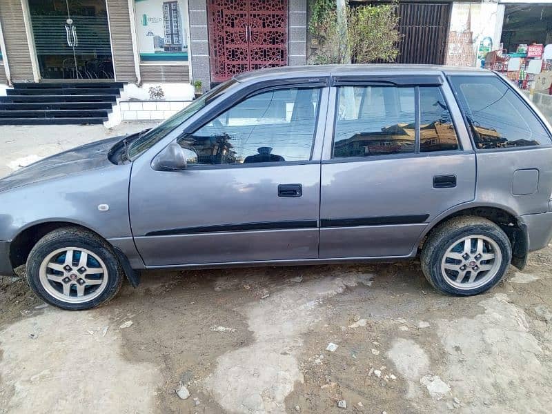 Suzuki Cultus 2010 5