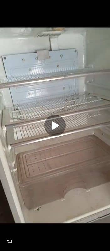 Dawlance fridge best condition 3