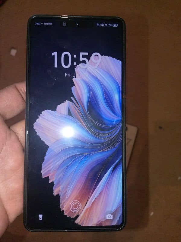 Tecno camon 20 with full box 1