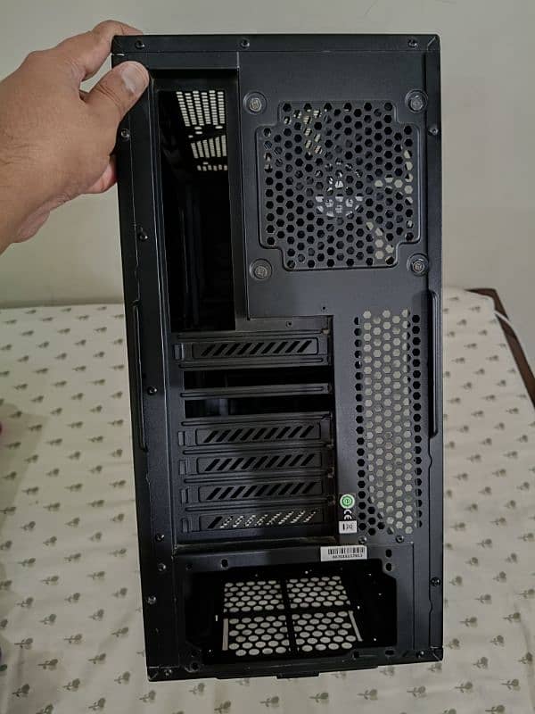 Gaming PC Case (Corsair)-Desktop Case (Cooler Master) 5