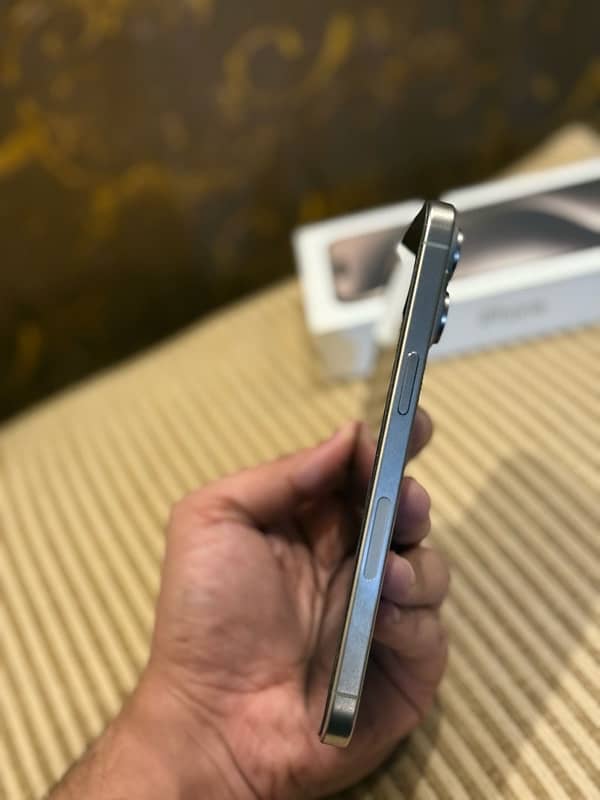 iphone 15 Pro Max JV Natural Titanium 2