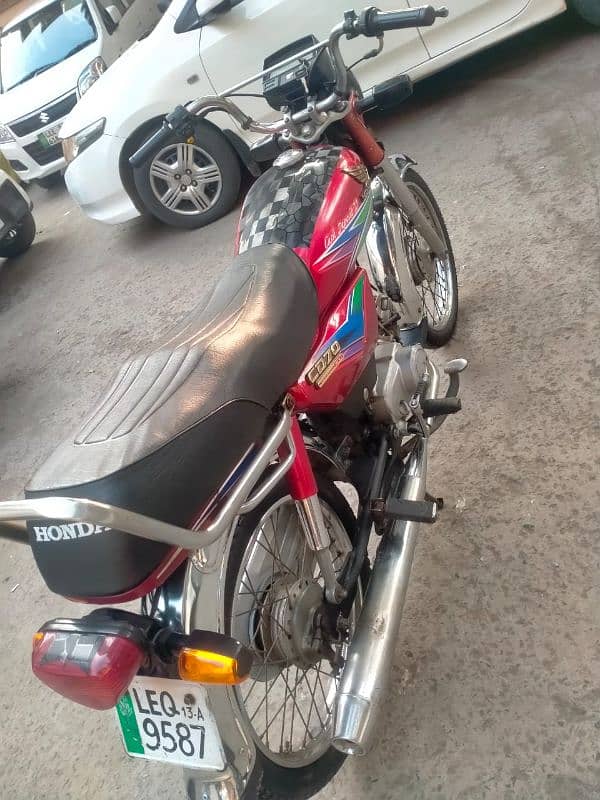 Honda CD 70 9