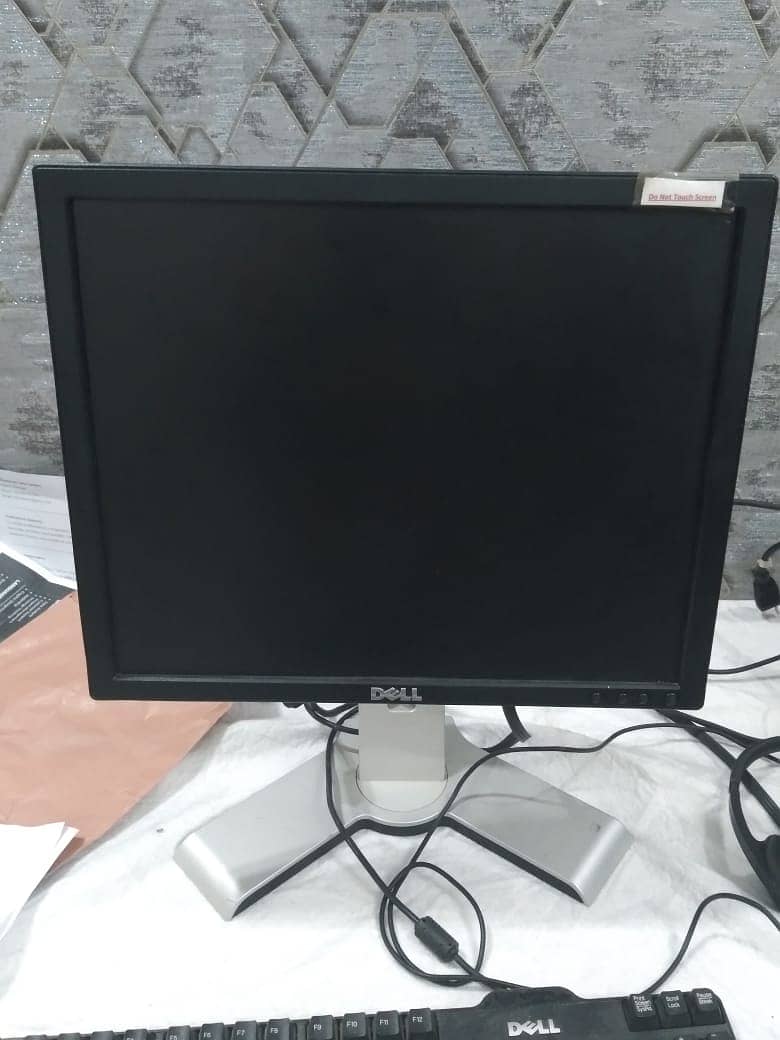 HP Desktop PC I3 4th 17" LCD Dell wapp*03/35/2199/612 0