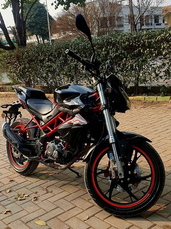 Benelli Tnt 150i 11