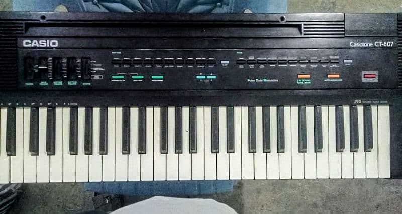 Casiotone CT-607 Keyboard 0