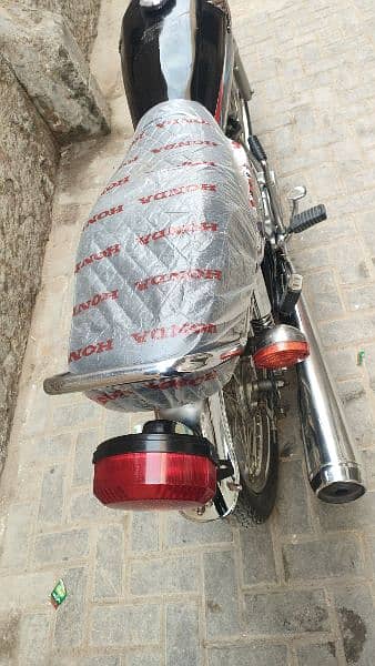 Honda 125 model 2019 larkana number 1