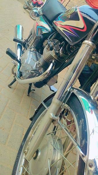 Honda 125 model 2019 larkana number 5