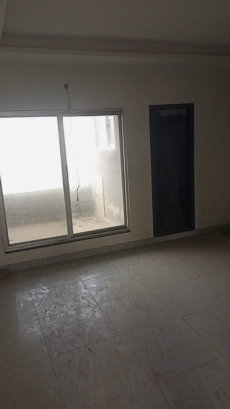 Room Available For Rent In Valencia Town 2