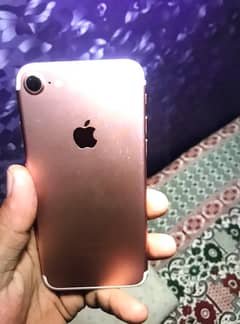 iPhone 7 (128GB)