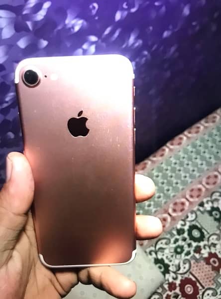 iPhone 7 (128GB) 0