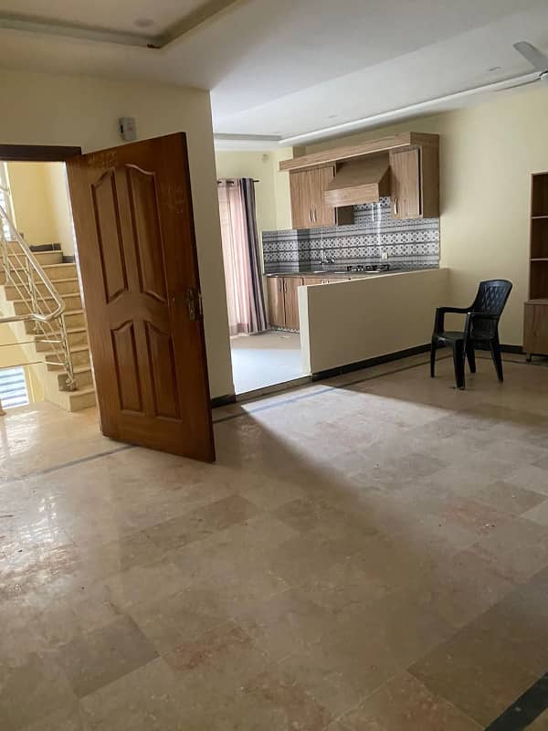 independent Single Story house available for rent in Gulraiz 4