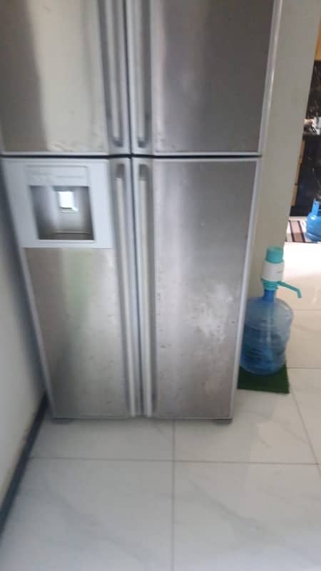 Full size USA Hitachi double door refrigerator 0