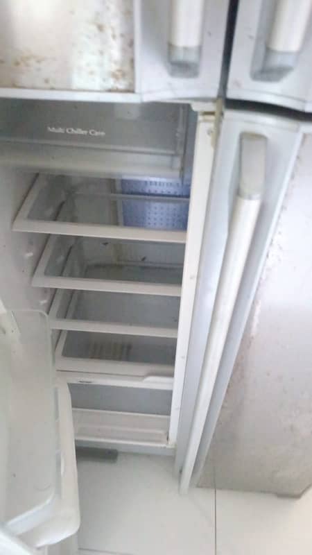 Full size USA Hitachi double door refrigerator 1