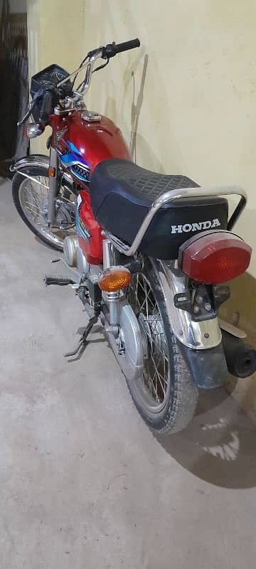 HONDA CG 125 RED COLOR, 2024 MODEL 2