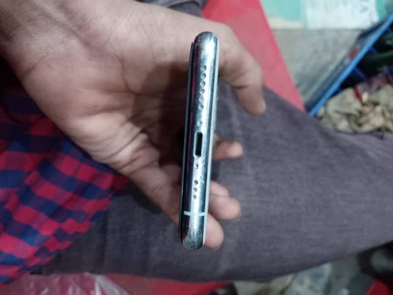 iPhone 11 Pro factory 1