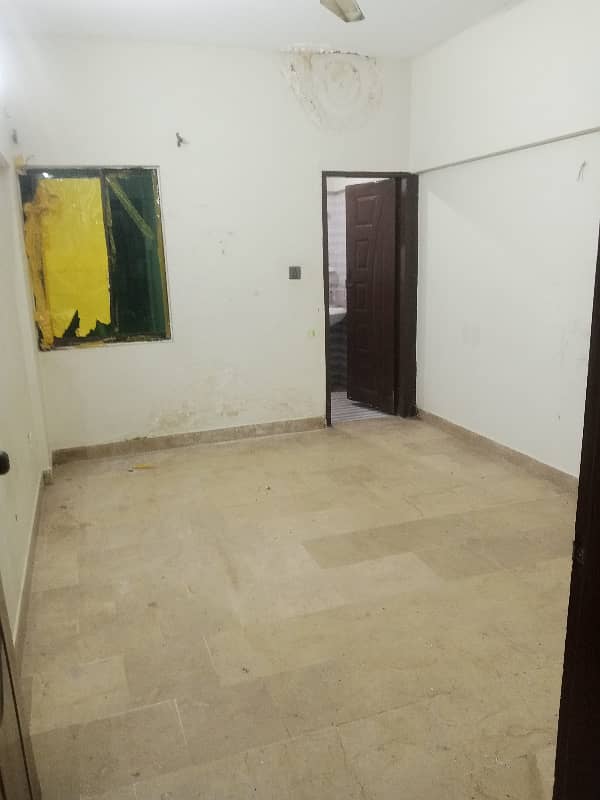 2 Bed DD Flat in DHA Phase 2 Ext. Jami commercia Good Condition 0