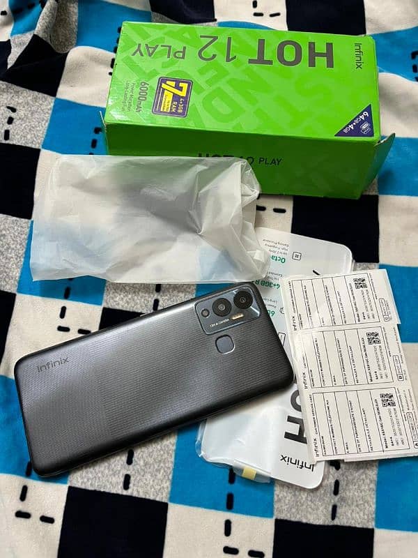 Infinix hot 12 play with box 4+1gb 64gb all ok only penel change 6